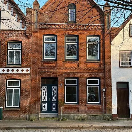 Vakantiehuis Kleines Grachtenhaus - Simmerdeis An Der Gracht