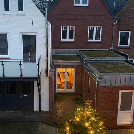 Vakantiehuis Kleines Grachtenhaus - Simmerdeis An Der Gracht Friedrichstadt