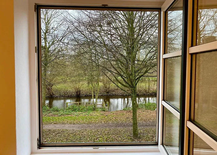 Vakantiehuis Kleines Grachtenhaus - Simmerdeis An Der Gracht Friedrichstadt